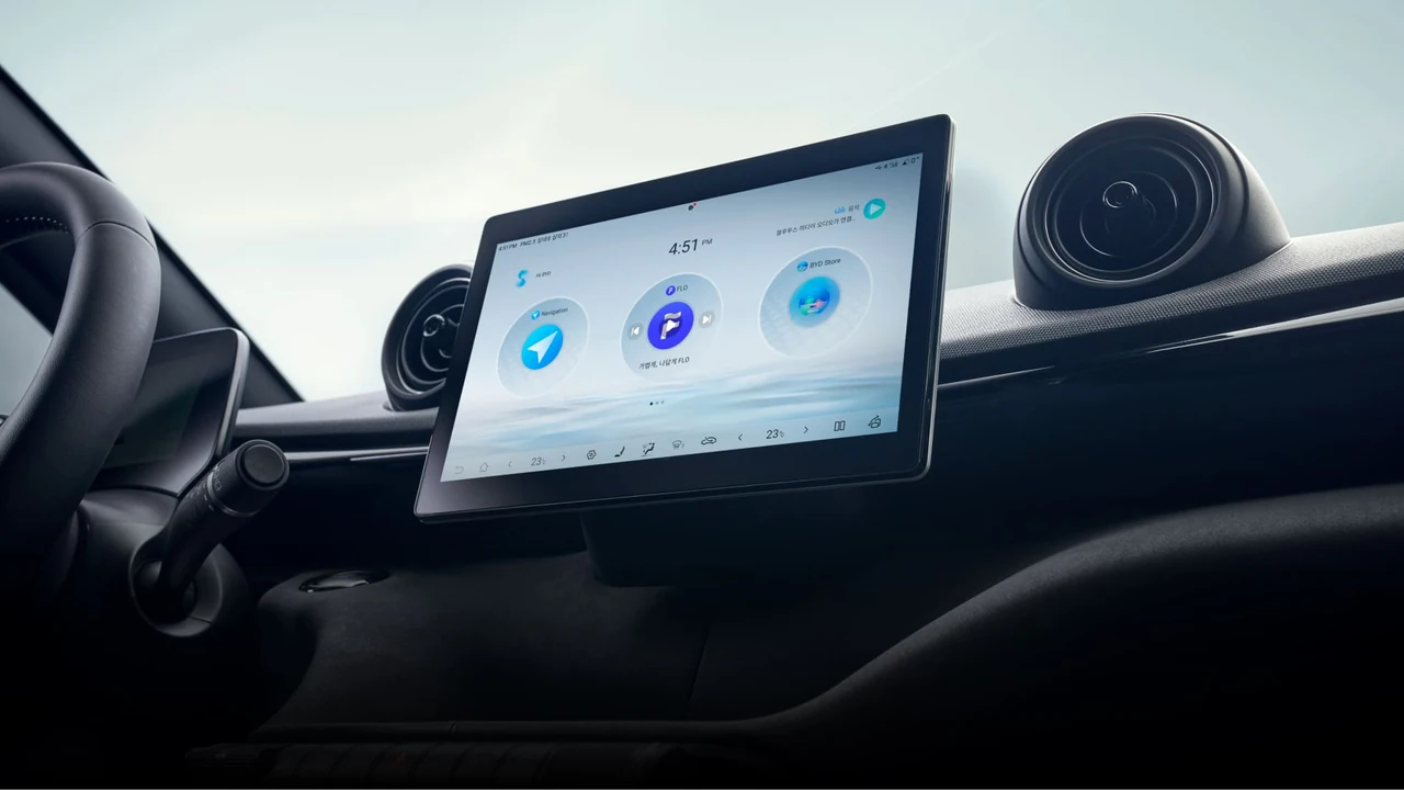 10.1인치 로테이팅 터치스크린 BYD Korea 공식 이미지